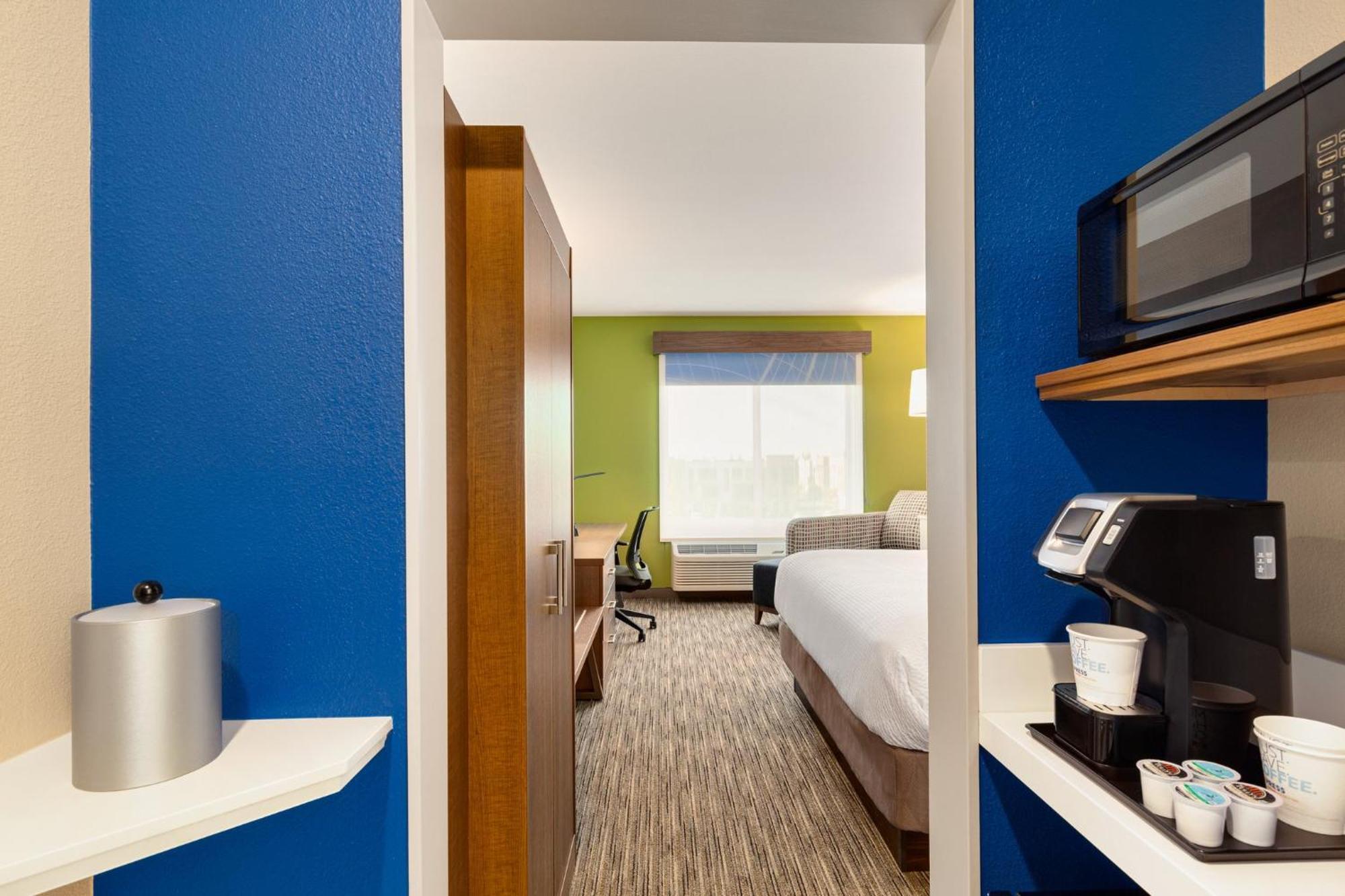 Holiday Inn Express & Suites Hayward - Castro Valley By Ihg Екстериор снимка