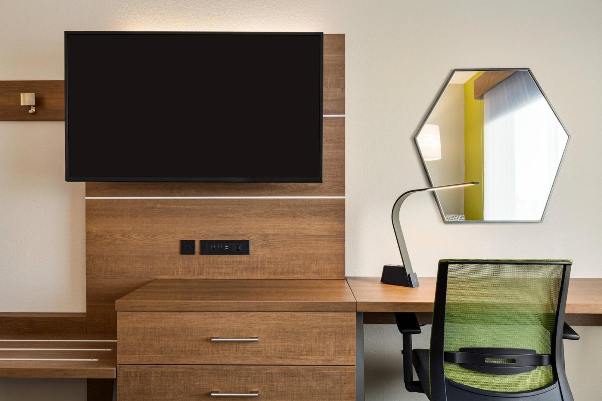 Holiday Inn Express & Suites Hayward - Castro Valley By Ihg Екстериор снимка